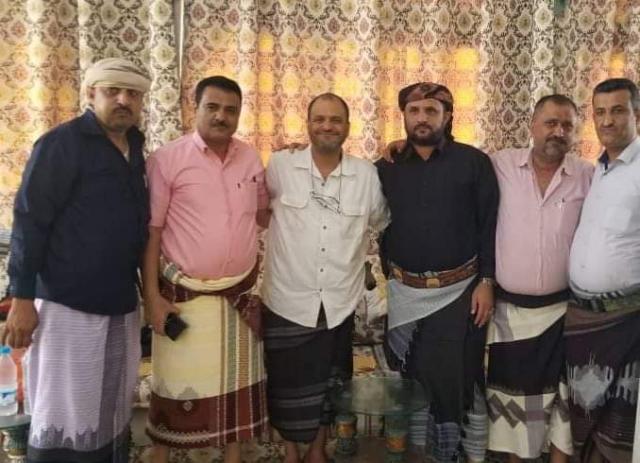 بـ الاسماء.. شلال شايع يلتقي قيادات عسكرية رفعية في منزله! 