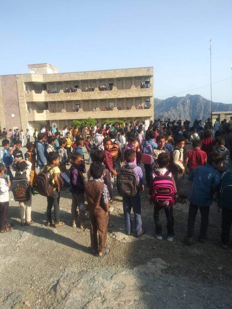 التعليم في مديريات التماس يتعرض لنكسة وصراع بين الشرعية ومليشيات الحوثي