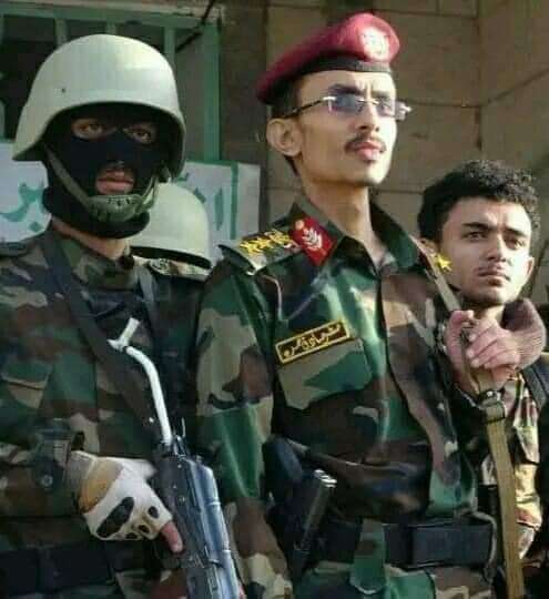 بالصور .. الكشف عن القيادي الحوثي الذي يقوم باعتقال الشباب بهذه المدينة؟!
