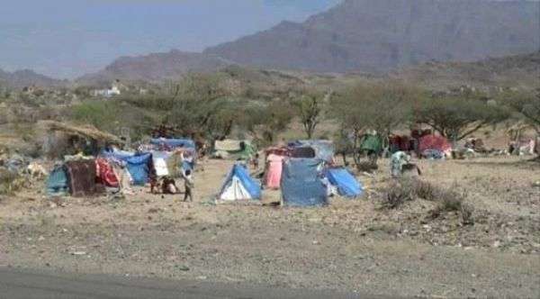 ضمن جرائم الحوثيين .. مليشيا الحوثي تستهدف مخيمات للنازحين بهذه المدينة؟!