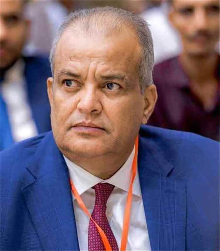 سياسي جنوبي يدعو عيدروس الزبيدي للاعتذار للرئيس الراحل هادي و يتنحى ويترك لهم تحديد مستقبلهم