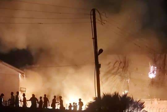لأسباب غير متوقعة.. اندلاع حريق هائل بمقر القنصلية الروسية في عدن