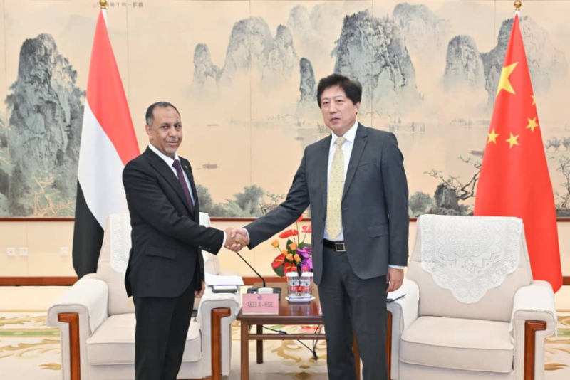 لقاء يمني - صيني يهدف لحل سلام اقتصادي