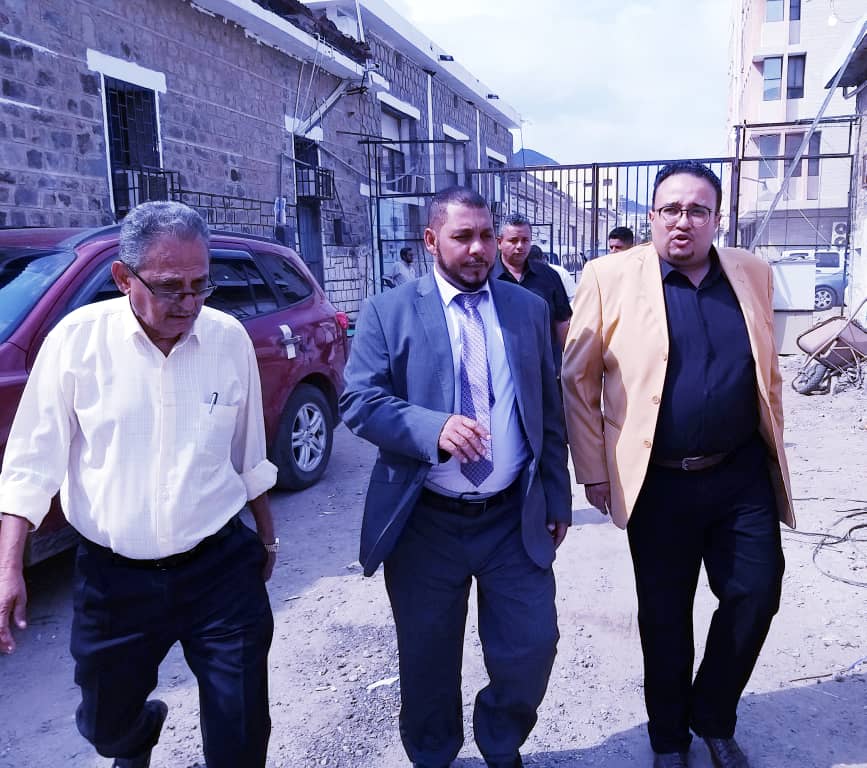 محافظ سقطرى يشيد بإنجازات مؤسسة وصحيفة 14 أكتوبر