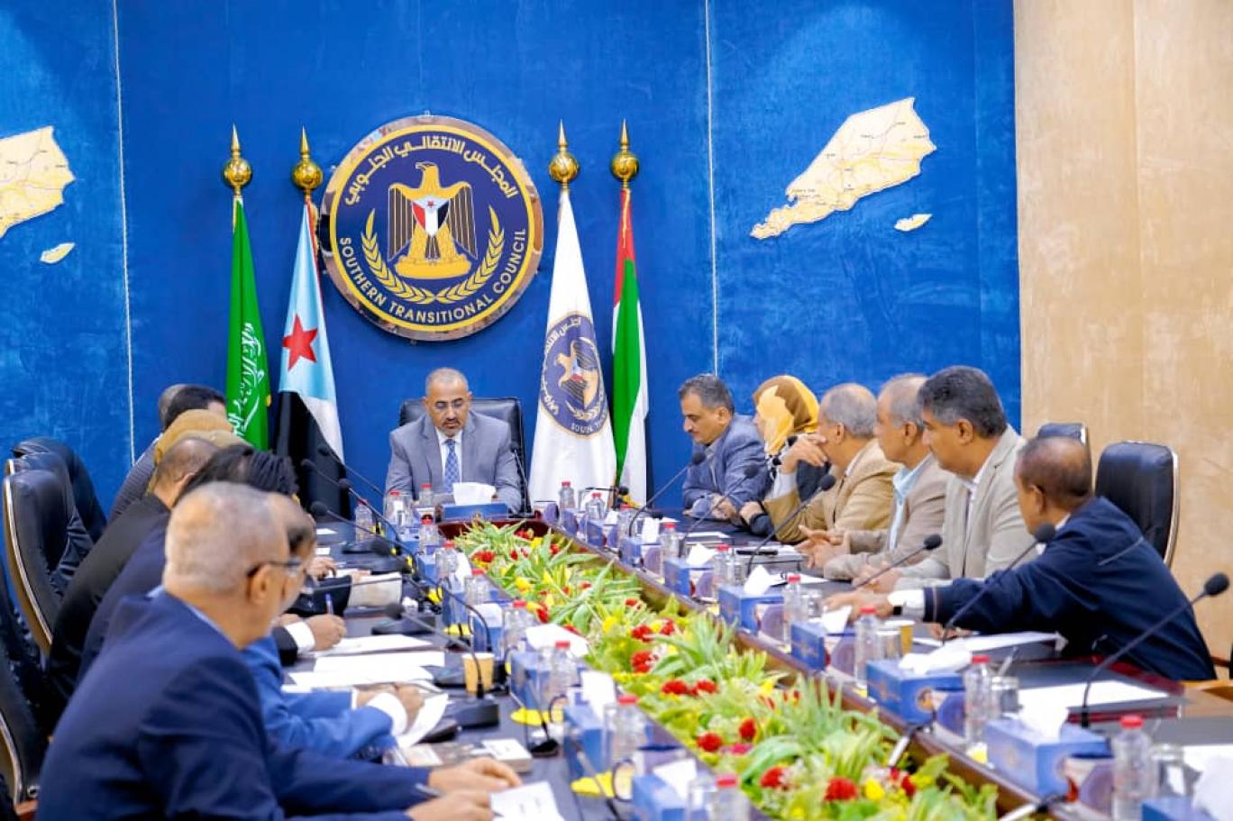  تحذير  للمجلس الانتقالي يوجهه صحفي سعودي بارز  