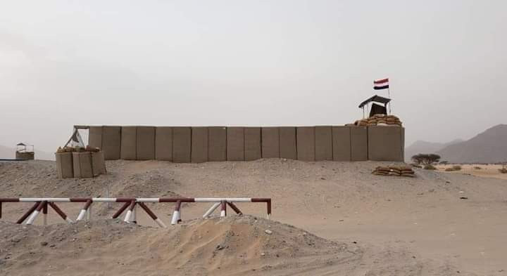 وردنا الان .. اول صورة تحسم الجدل حول حقيقة سيطرة الجيش على معسكر العلم بشبوة