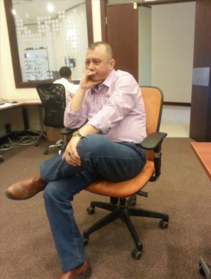 اعلامي يمني بارز يحذر من الرحيل الجماعي لطاقم قناة اليمن