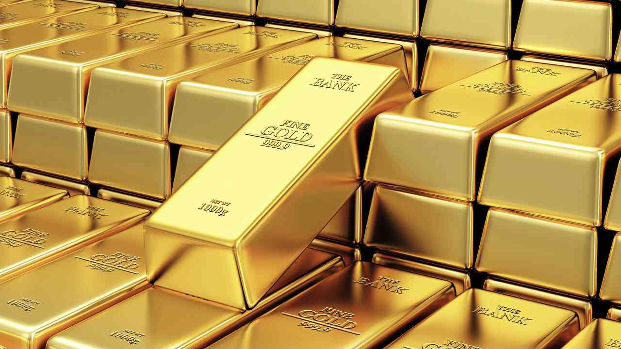 في بادرة جديدة .. الذهب يرتفع مع انخفاض الدولار الأميركي