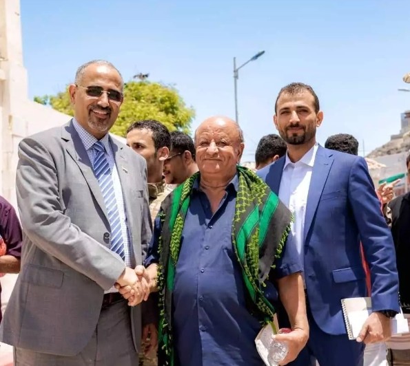 شبيه الرئيس هادي يظهر في عدن .. صورة
