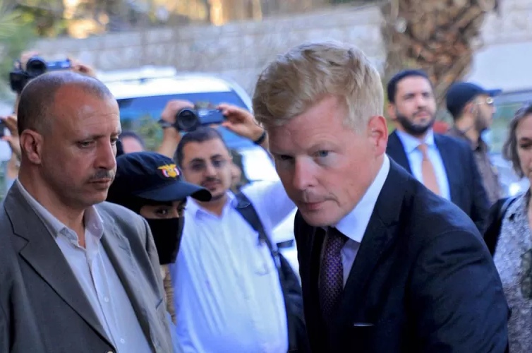 مستشار وزير الإعلام اليمني يوجه رسالة هامة للمبعوث الأممي هانس غروندبرغ